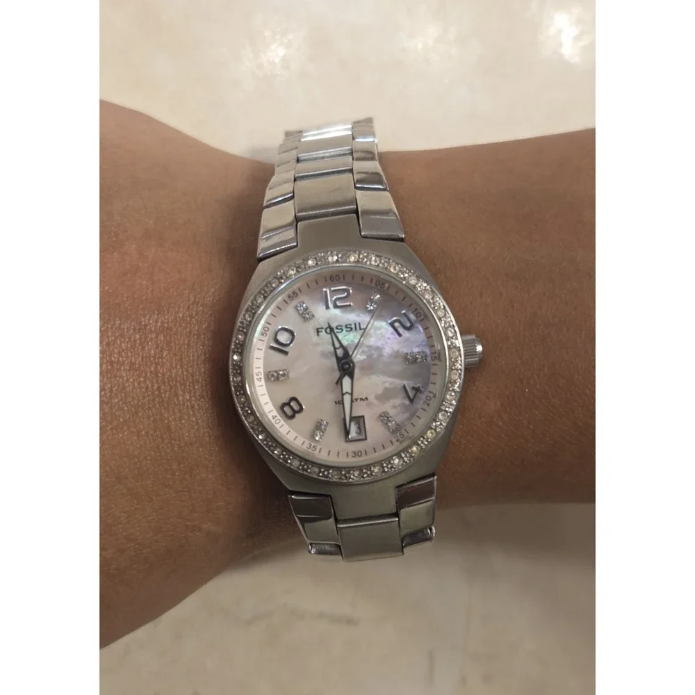 Women's Fossil Watch Mother-of-pearl Dial Gem-set Bezel Analog 7